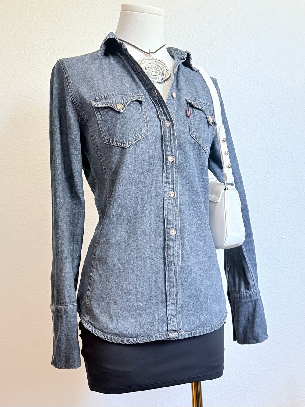 Vintage Levi’s Red Tab Denim Western Style Button Down Shirt 90s Grunge Retro - Picture 1 of 7